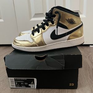 Jordan Mid 1's Gold metallic Sz 7y